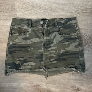 Express camouflage skirt